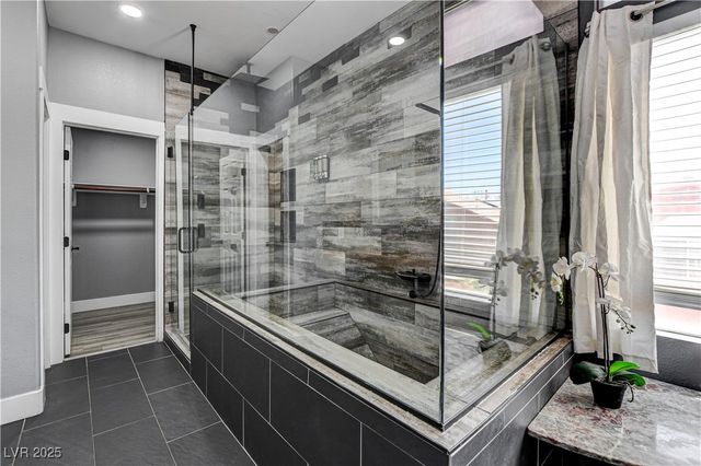 9931 Sparrow Ridge Avenue, Las Vegas, NV 89117