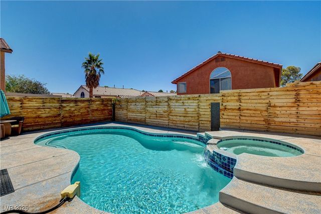 9931 Sparrow Ridge Avenue, Las Vegas, NV 89117