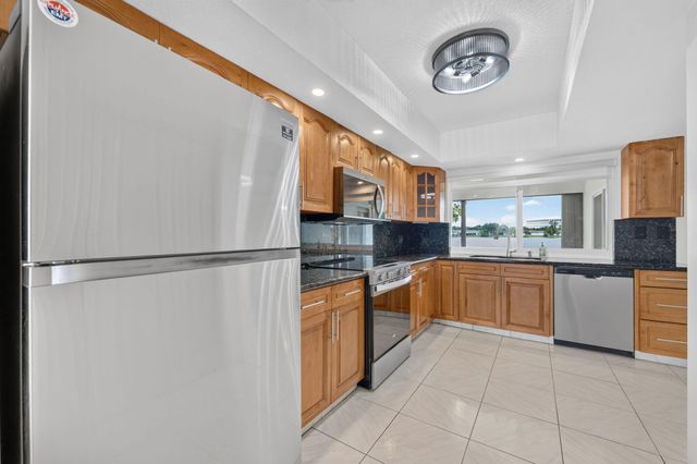 905 NW 133RD Avenue, Sunrise, FL 33325
