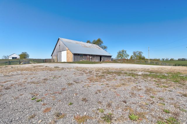 1332 Paris Road, Mt Sterling, KY 40353