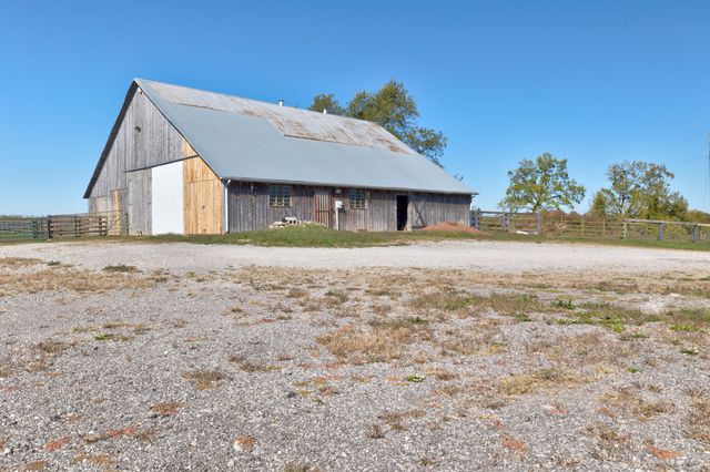 1332 Paris Road, Mt Sterling, KY 40353