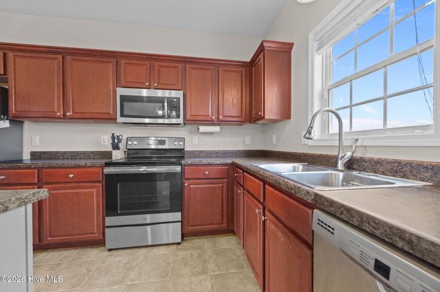 106 Dukes Lake Circle, Richlands, NC 28574