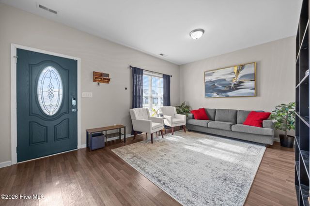 106 Dukes Lake Circle, Richlands, NC 28574