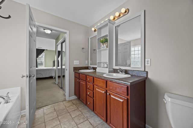 106 Dukes Lake Circle, Richlands, NC 28574