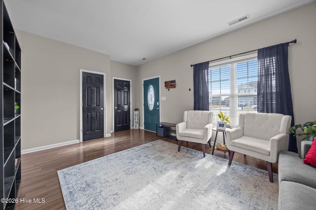 106 Dukes Lake Circle, Richlands, NC 28574