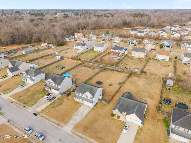 106 Dukes Lake Circle, Richlands, NC 28574