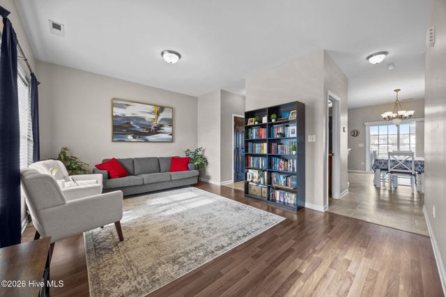 106 Dukes Lake Circle, Richlands, NC 28574