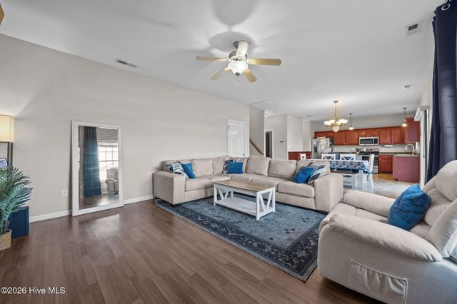 106 Dukes Lake Circle, Richlands, NC 28574