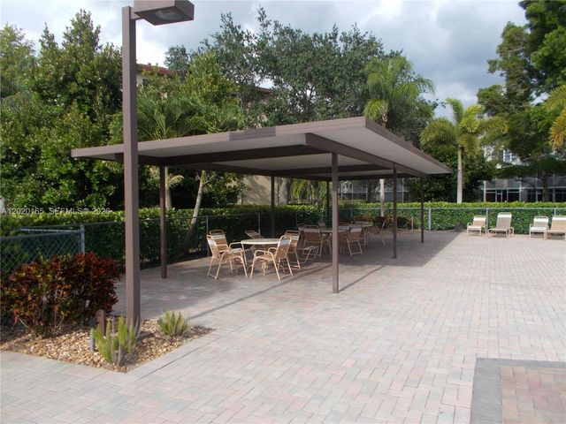 801 SW 133rd Ter 110K, Pembroke Pines, FL 33027