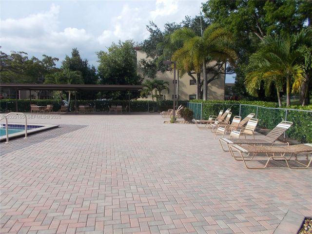 801 SW 133rd Ter 110K, Pembroke Pines, FL 33027