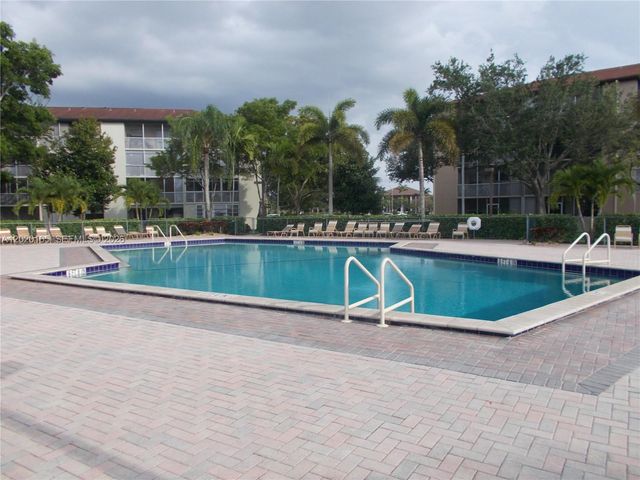 801 SW 133rd Ter 110K, Pembroke Pines, FL 33027