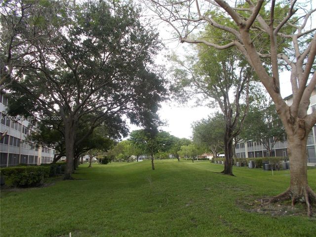 801 SW 133rd Ter 110K, Pembroke Pines, FL 33027