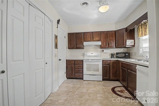 1765 Haywood Manor Road D, Hendersonville, NC 28791