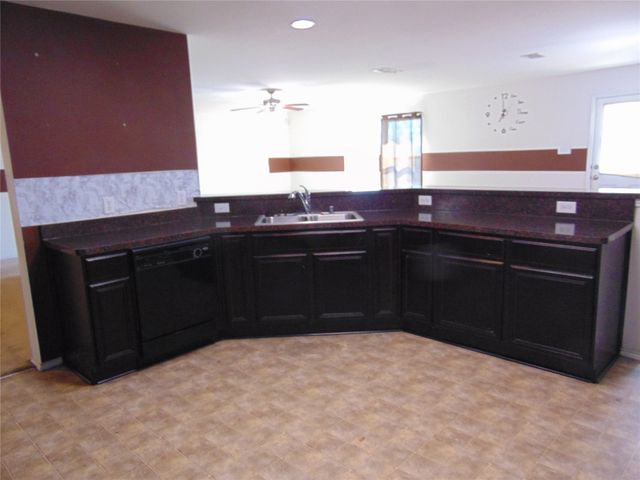 1430 Waldrop Drive, Lancaster, TX 75146