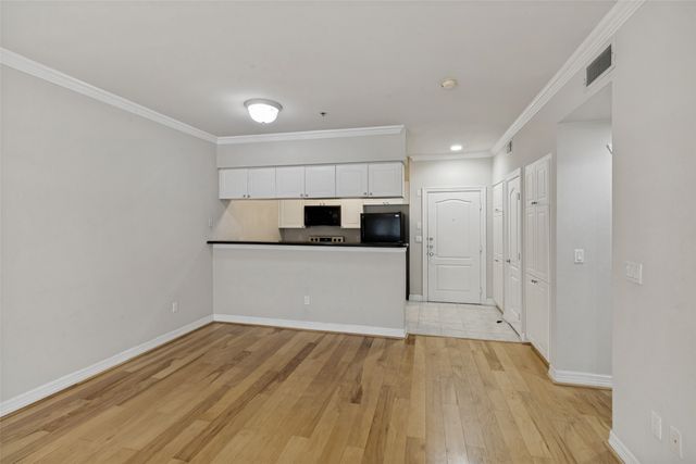 3400 Welborn Street 206, Dallas, TX 75219