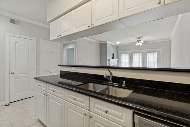 3400 Welborn Street 206, Dallas, TX 75219