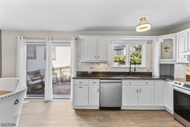 13232 Dell Pl, Stanhope Boro, NJ 07874