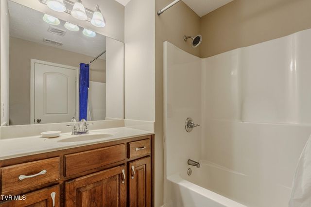 2898 Watauga Road, Johnson City, TN 37601
