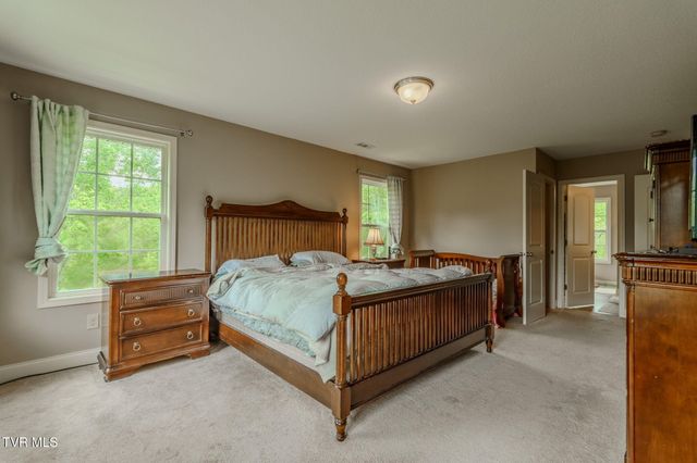 2898 Watauga Road, Johnson City, TN 37601