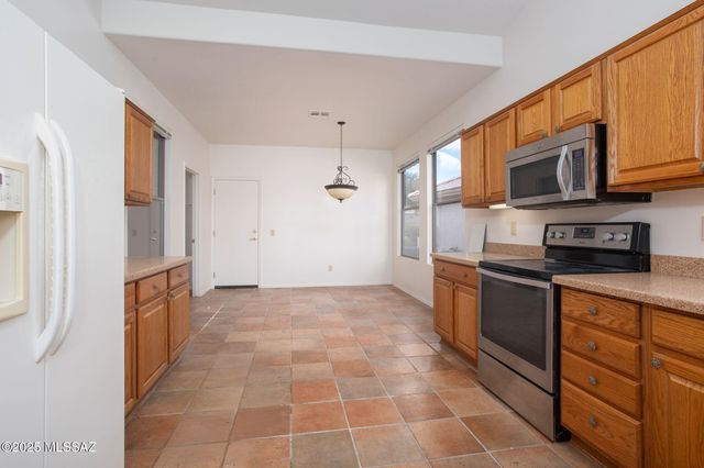 63548 E Holiday Drive, Tucson, AZ 85739