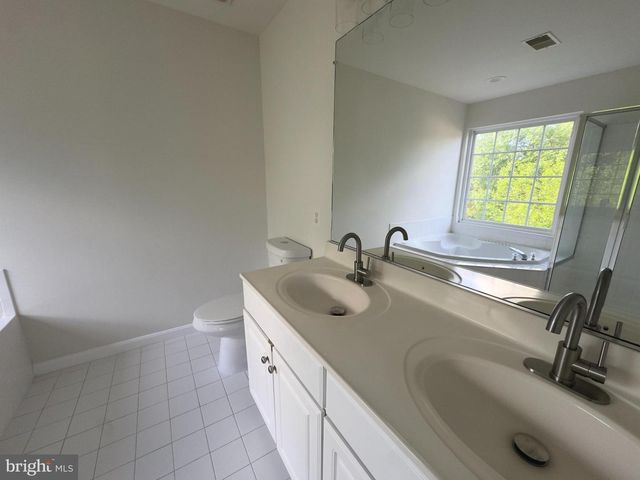 24652 KINGS CANYON SQ, Aldie, VA 20105