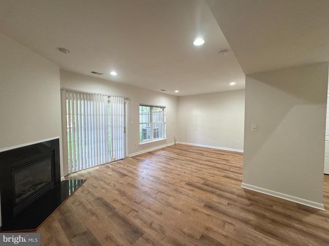 24652 KINGS CANYON SQ, Aldie, VA 20105