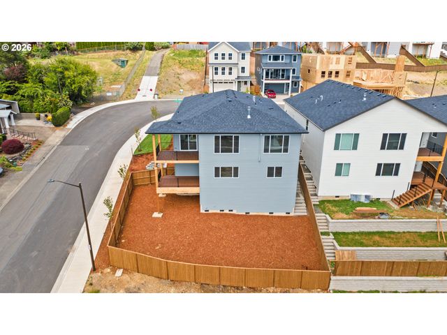12188 Sw Autumnview St, Tigard, OR 97224