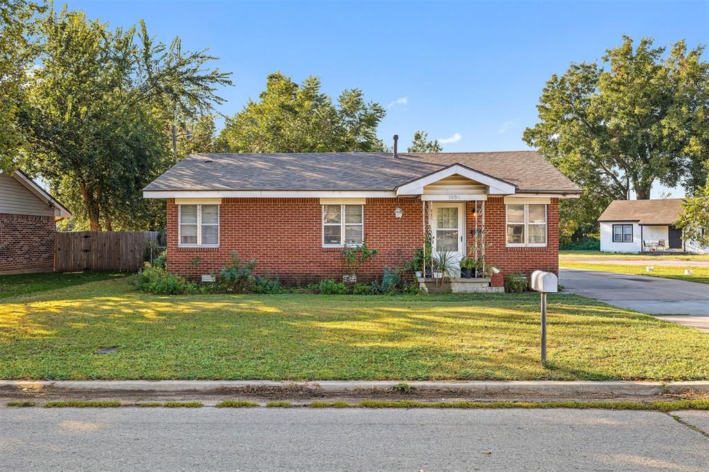 1008 E Woodson Street, El Reno, OK 73036