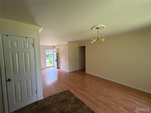 10044 Grosvenor Drive, Riverview, MO 63137