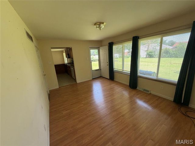 10044 Grosvenor Drive, Riverview, MO 63137