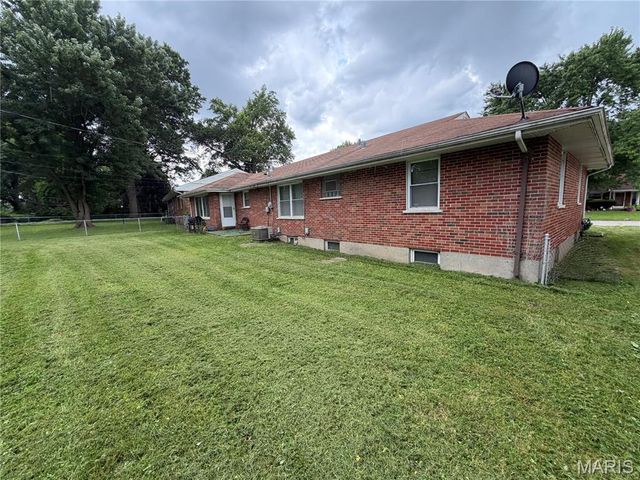 10044 Grosvenor Drive, Riverview, MO 63137