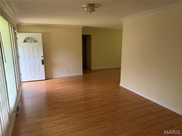 10044 Grosvenor Drive, Riverview, MO 63137