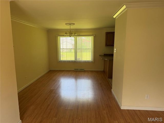 10044 Grosvenor Drive, Riverview, MO 63137