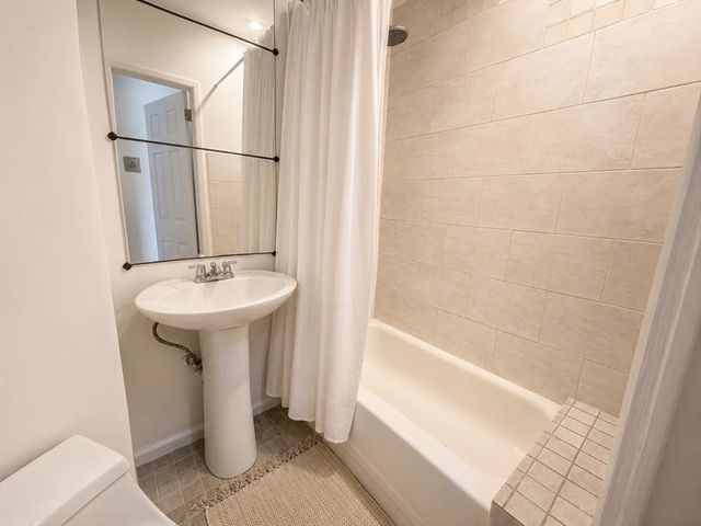 1706 Commonwealth Ave 11, Boston, MA 02135