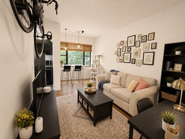 1706 Commonwealth Ave 11, Boston, MA 02135
