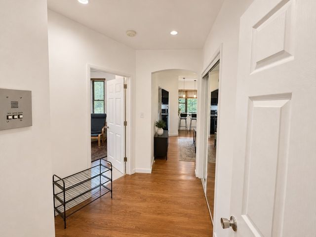 1706 Commonwealth Ave 11, Boston, MA 02135