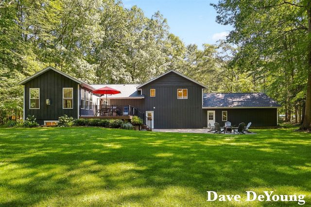 5525 164th Avenue, West Olive, MI 49460