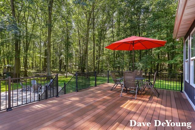 5525 164th Avenue, West Olive, MI 49460