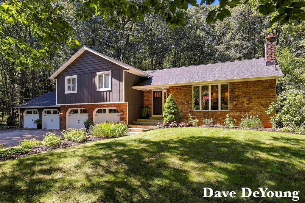 5525 164th Avenue, West Olive, MI 49460