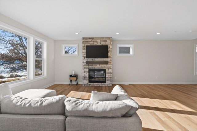 2388 Laurie Court, Roseville, MN 55113