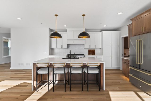 2388 Laurie Court, Roseville, MN 55113