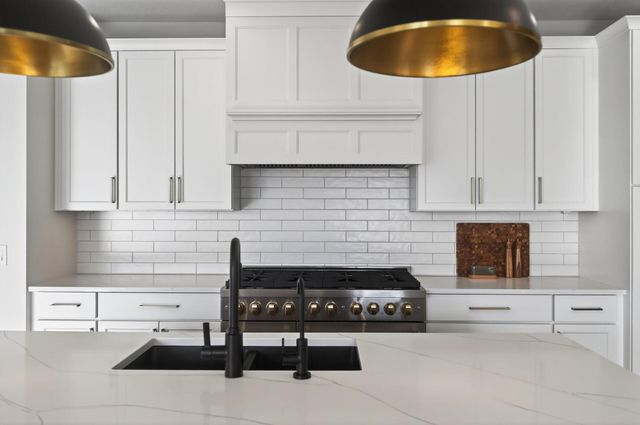 2388 Laurie Court, Roseville, MN 55113