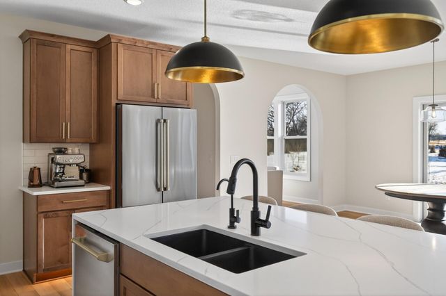 2388 Laurie Court, Roseville, MN 55113