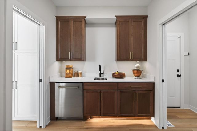 2388 Laurie Court, Roseville, MN 55113