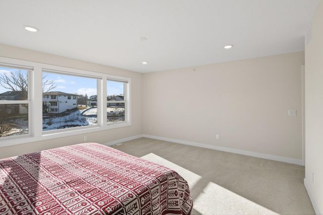 2388 Laurie Court, Roseville, MN 55113