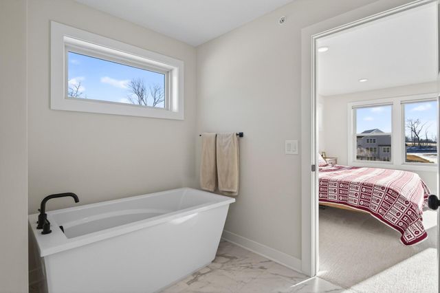 2388 Laurie Court, Roseville, MN 55113