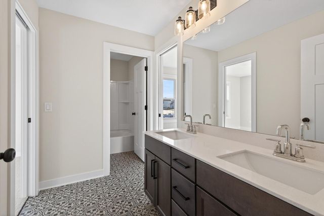 2388 Laurie Court, Roseville, MN 55113