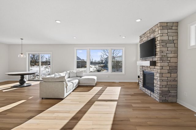 2388 Laurie Court, Roseville, MN 55113