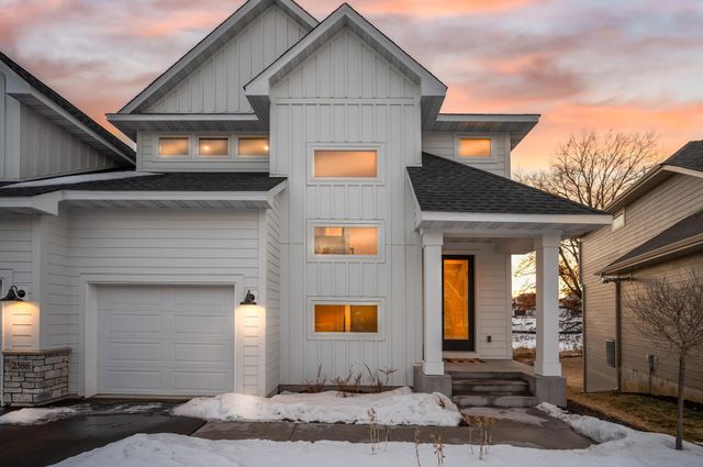 2388 Laurie Court, Roseville, MN 55113