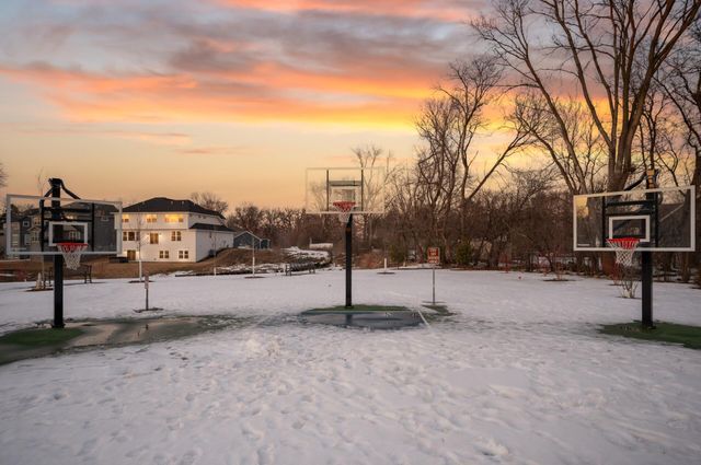 2388 Laurie Court, Roseville, MN 55113